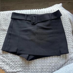 Black mango skort